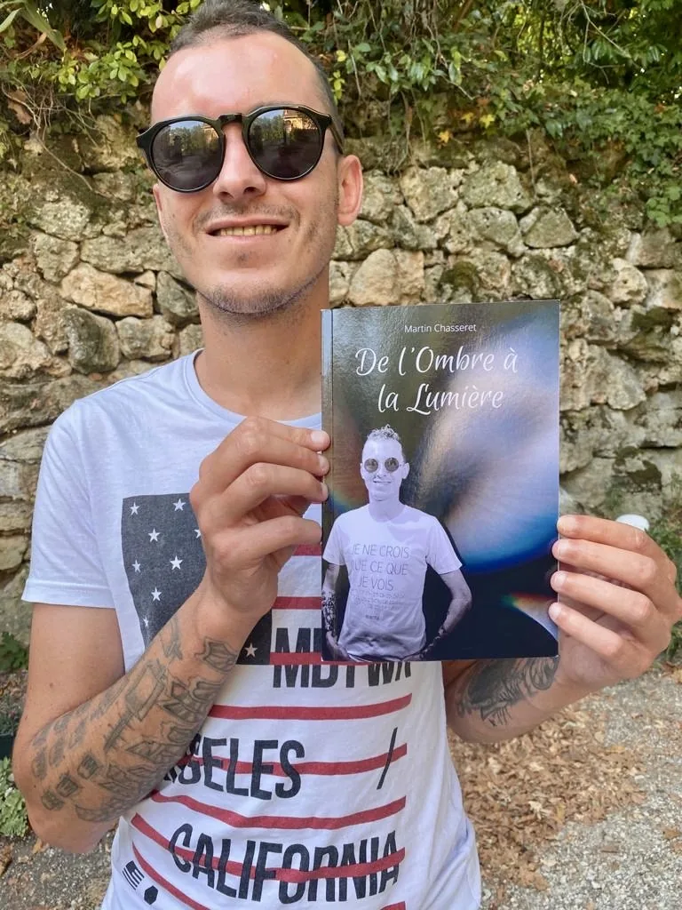 Couverture du livre De l'Ombre à la Lumière, autobiographie de Marty Blind DJ
